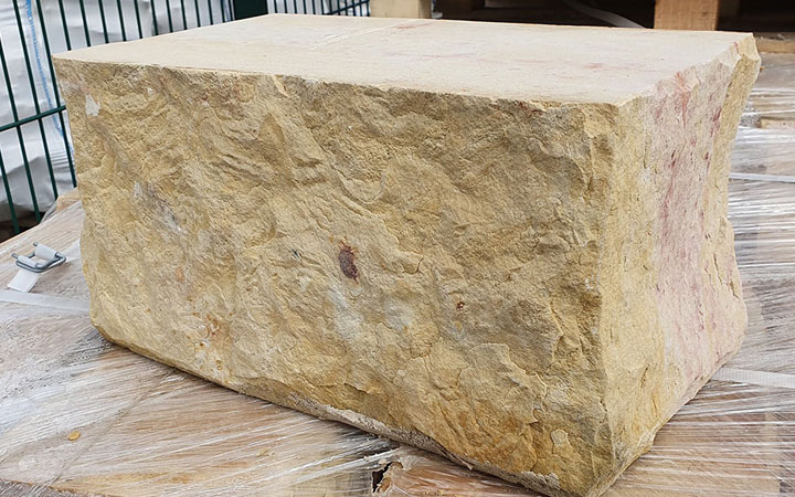 Sandstein-Mauerstein 2-fach gesägt 20 x 20 x 40 cm